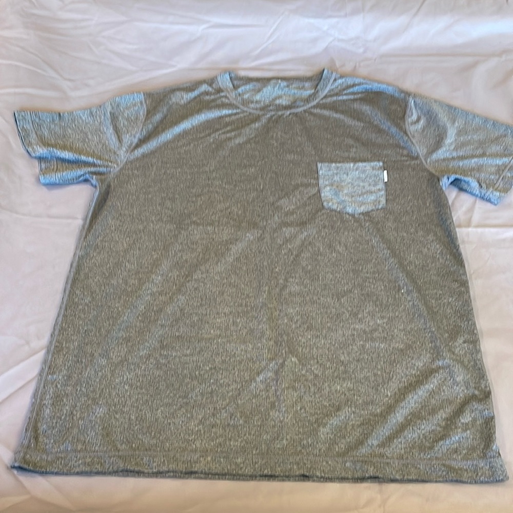 Vuori Mens XL T-Shirt Gray Performance Pocket